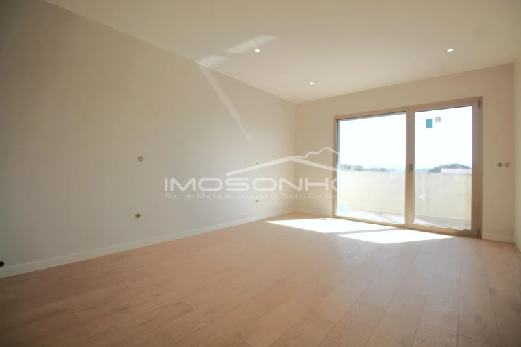 Moradia T4 para Venda em Batalha Foto 5