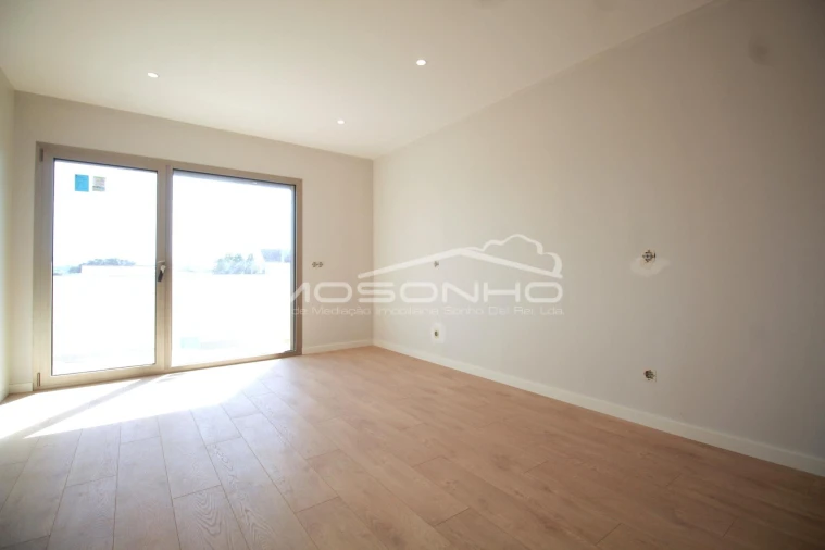 Moradia T4 para Venda em Batalha Foto 11