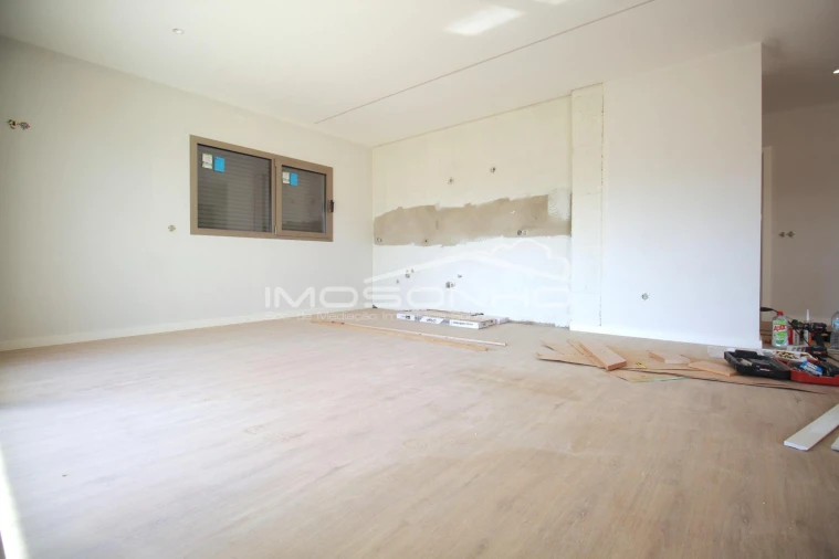 Moradia T4 para Venda em Batalha Foto 4