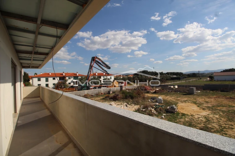 Moradia T4 para Venda em Batalha Foto 13