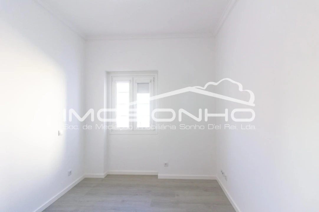 Moradia T5 para Venda em Valado dos Frades Foto 12