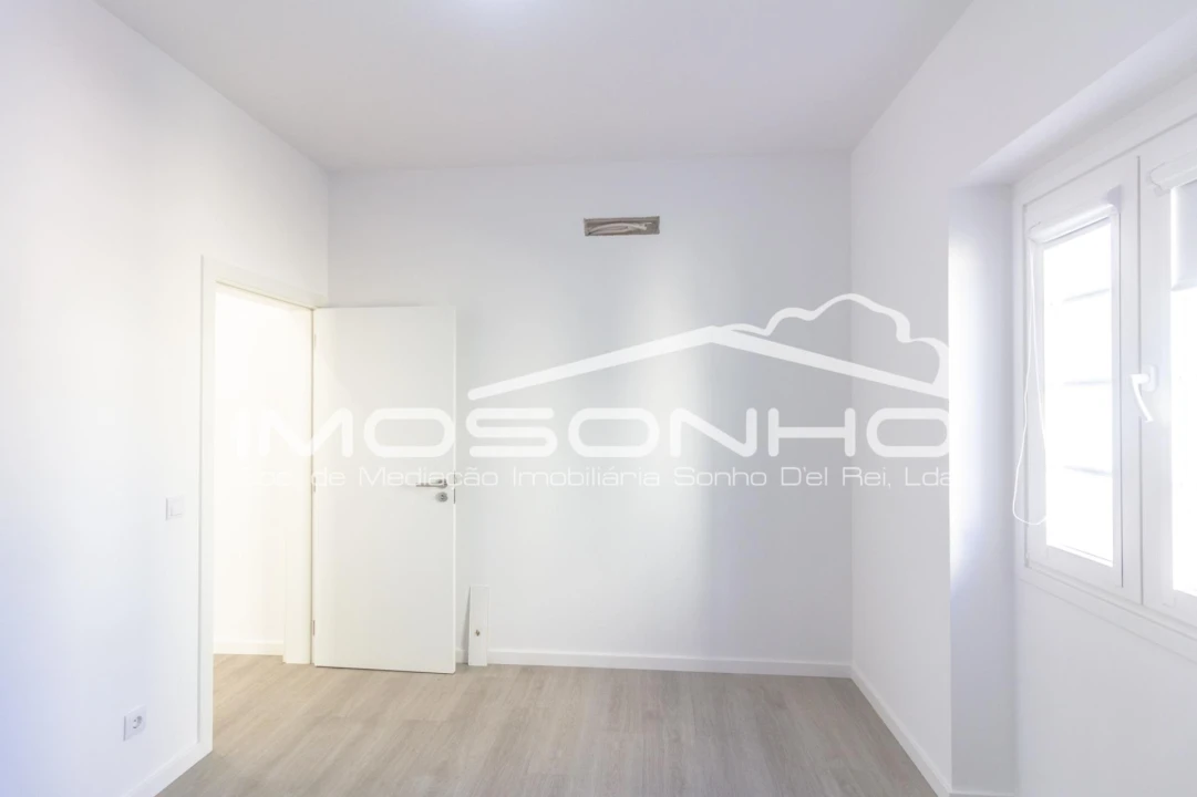 Moradia T5 para Venda em Valado dos Frades Foto 17