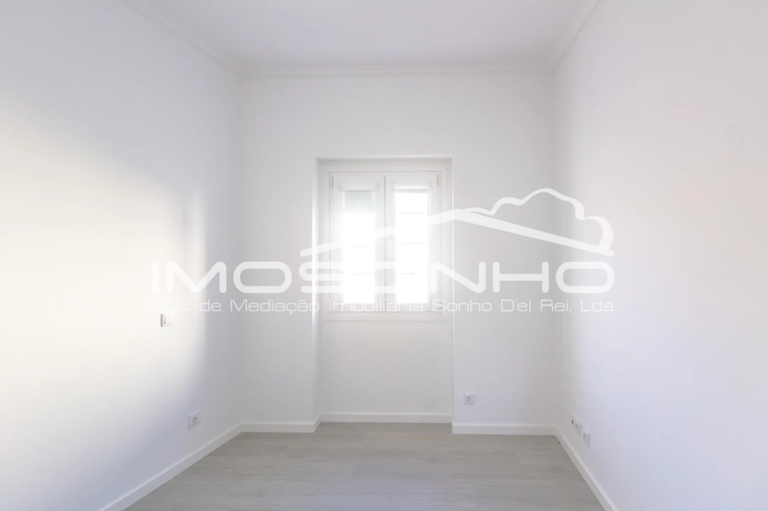 Moradia T5 para Venda em Valado dos Frades Foto 19