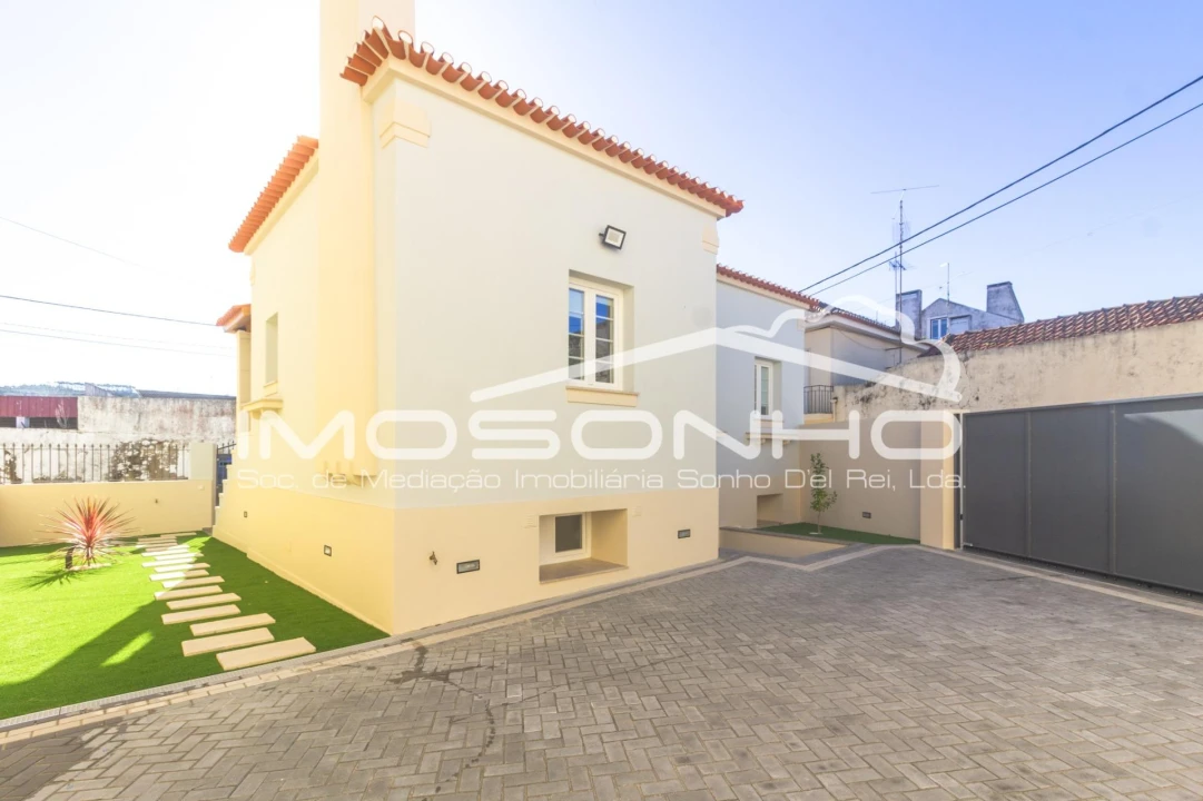 Moradia T5 para Venda em Valado dos Frades Foto 2