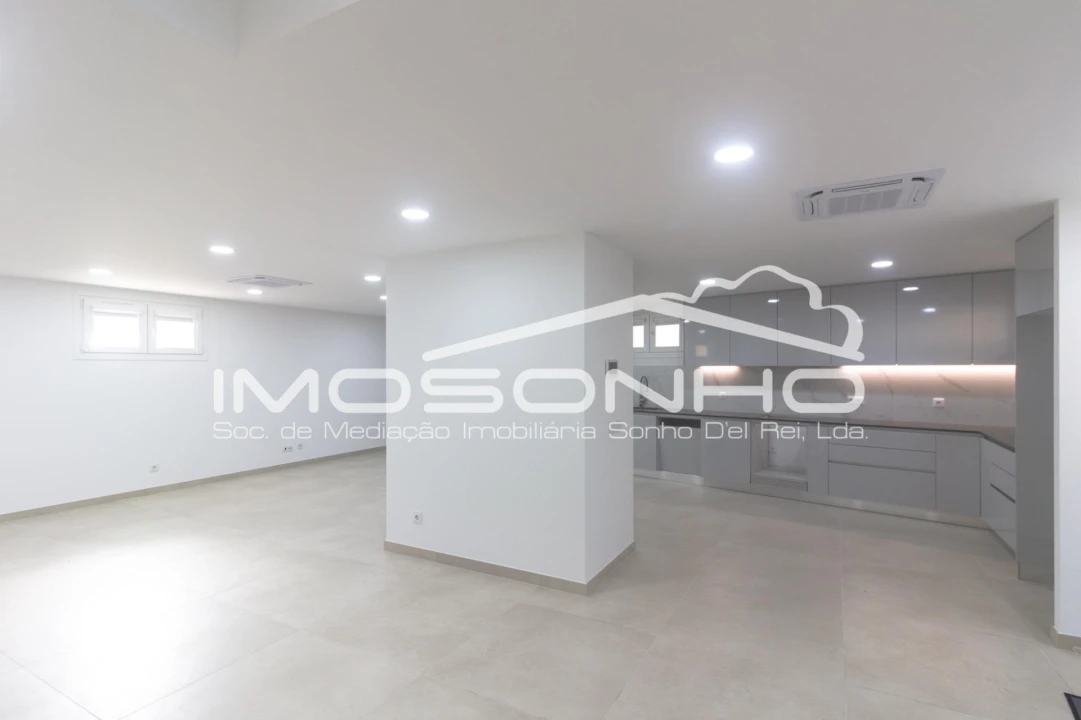 Moradia T5 para Venda em Valado dos Frades Foto 24