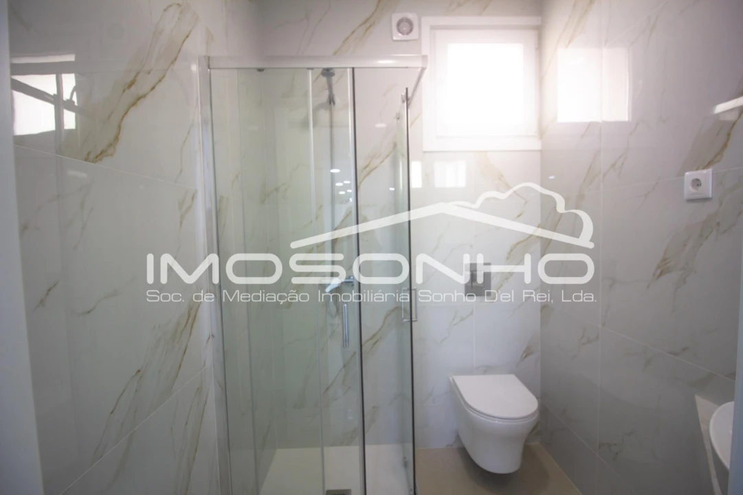 Moradia T5 para Venda em Valado dos Frades Foto 26