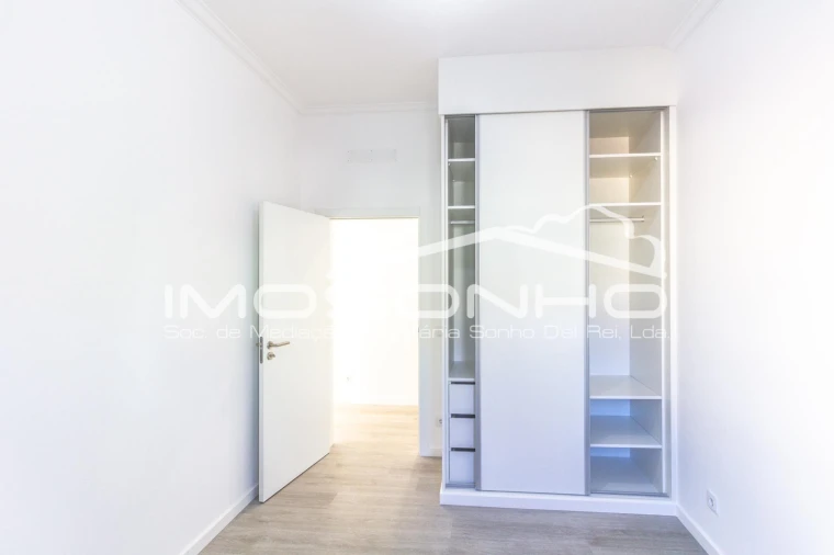 Moradia T5 para Venda em Valado dos Frades Foto 13