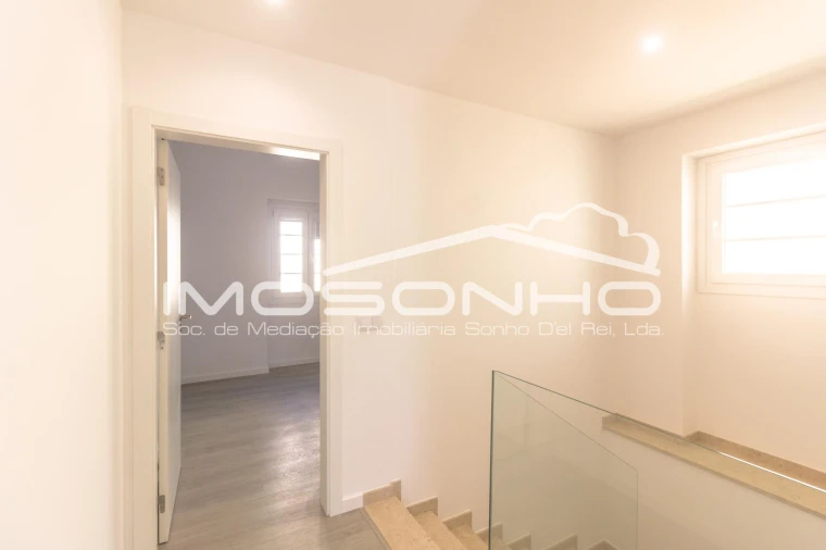 Moradia T5 para Venda em Valado dos Frades Foto 18