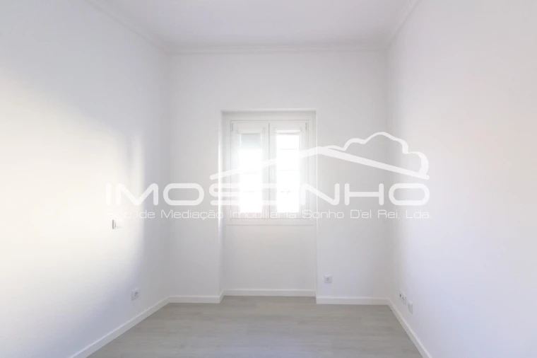 Moradia T5 para Venda em Valado dos Frades Foto 19