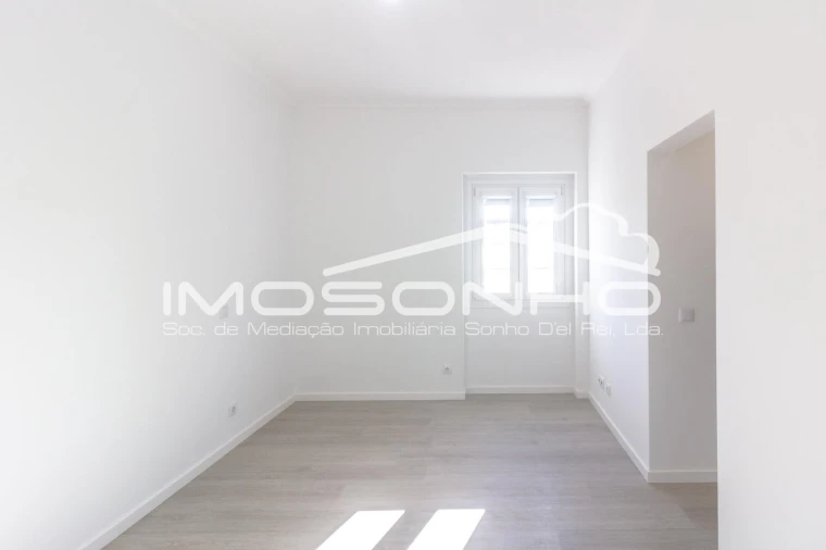 Moradia T5 para Venda em Valado dos Frades Foto 8