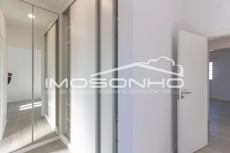 Moradia T5 para Venda em Valado dos Frades Foto 9