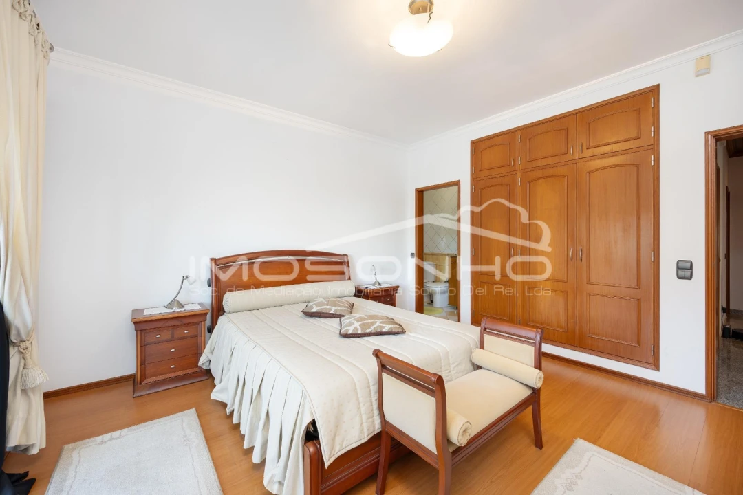 Moradia T4 para Venda em Marinha Grande Foto 13