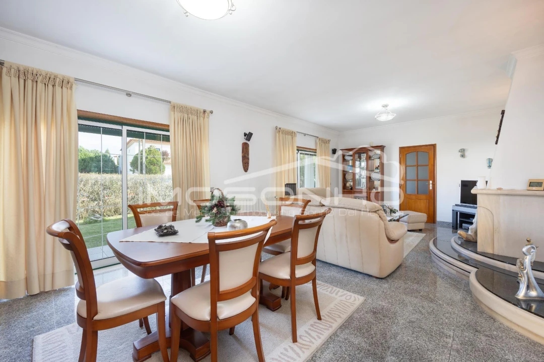 Moradia T4 para Venda em Marinha Grande Foto 3