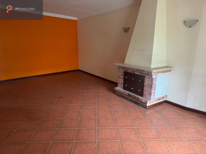 Moradia T3 para Venda em Moita Foto 11