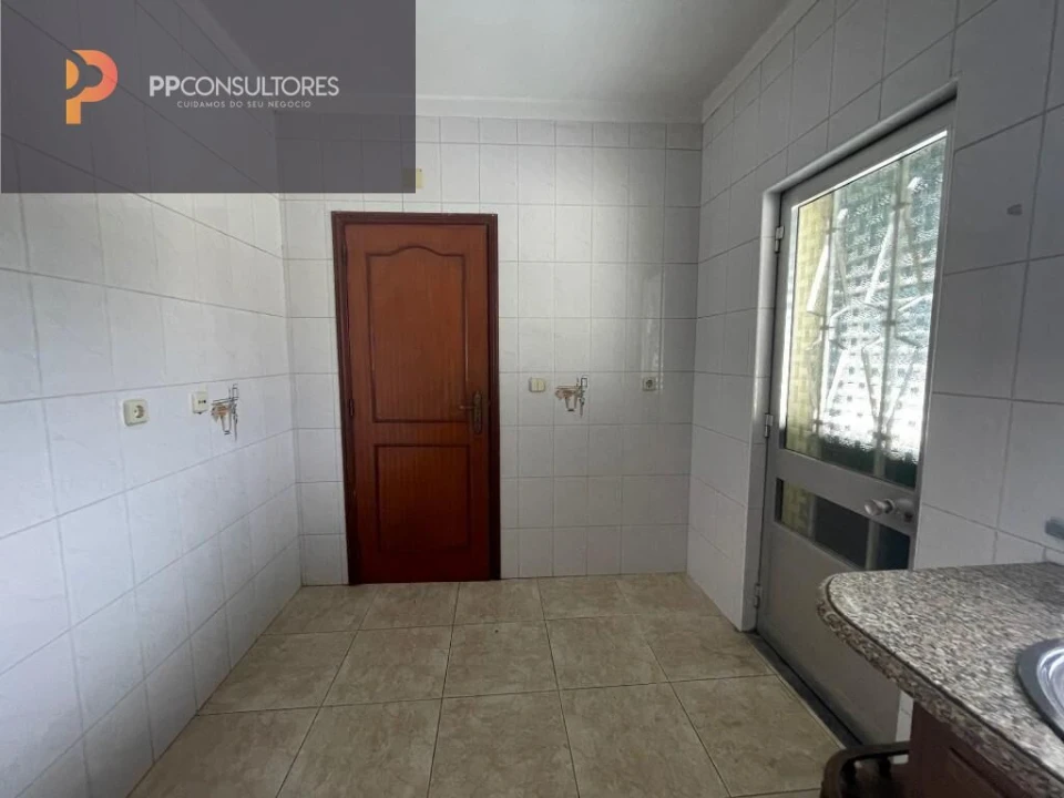 Moradia T5 para Venda em Abraveses Foto 29