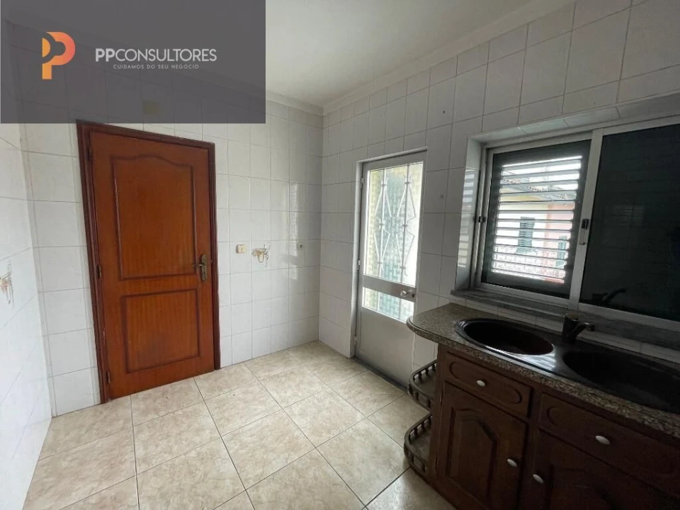 Moradia T5 para Venda em Abraveses Foto 30