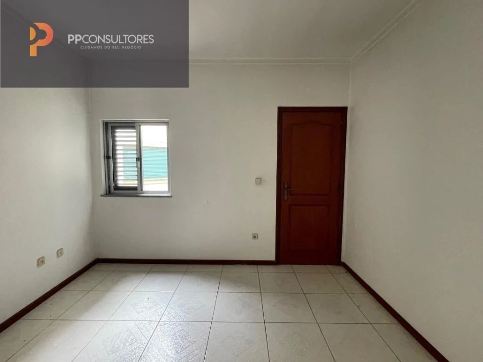 Moradia T5 para Venda em Abraveses Foto 31