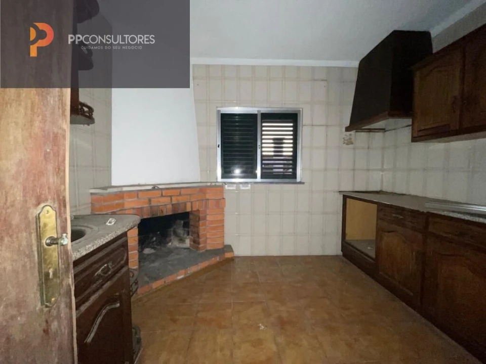 Moradia T5 para Venda em Abraveses Foto 6