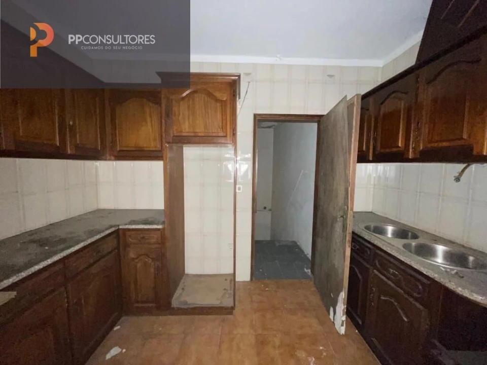 Moradia T5 para Venda em Abraveses Foto 7