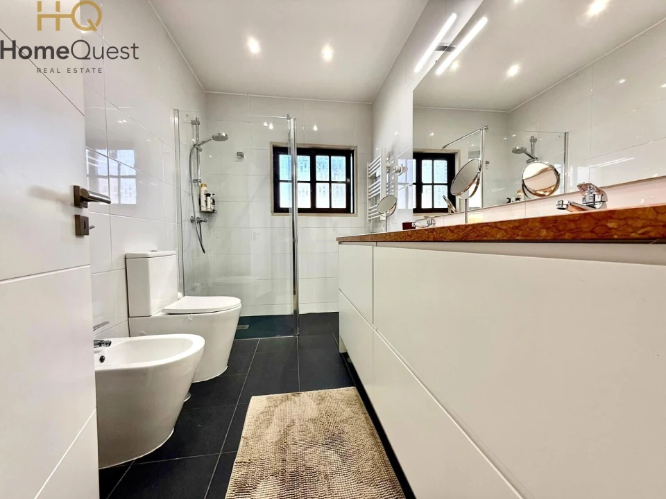 Moradia T5 para Venda em Carcavelos e Parede Foto 32