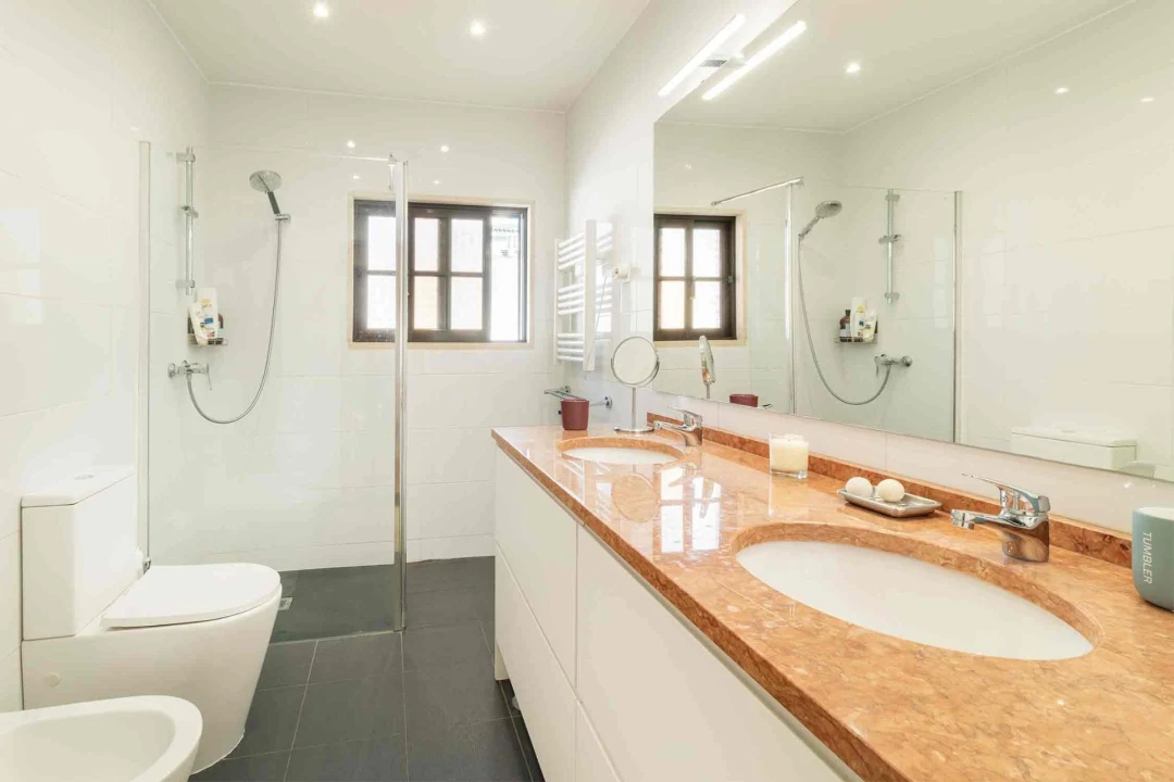 Moradia T5 para Venda em Carcavelos e Parede Foto 40