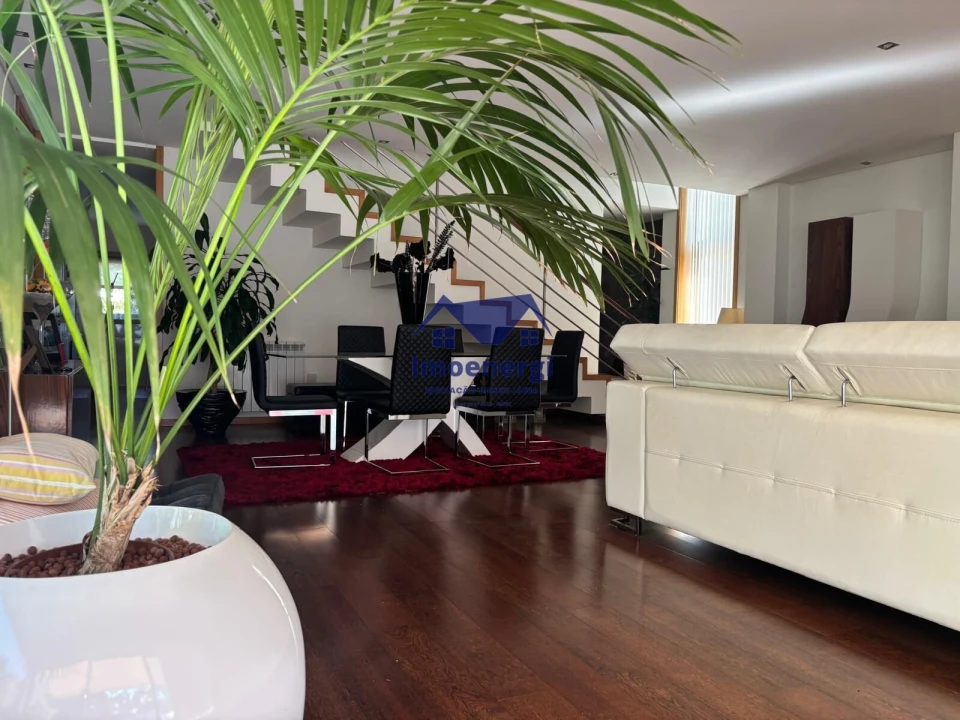 Moradia T3 para Venda em Arvore Foto 24