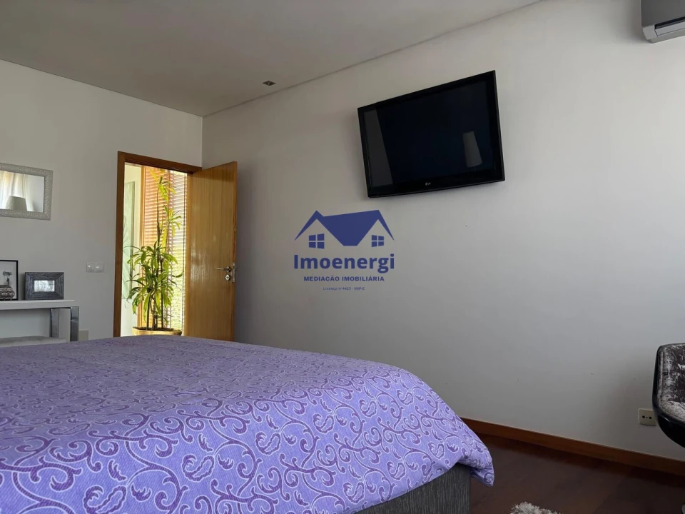 Moradia T3 para Venda em Arvore Foto 33