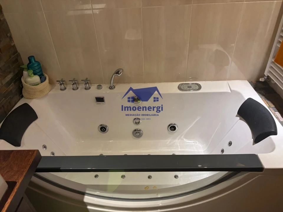 Moradia T3 para Venda em Arvore Foto 39