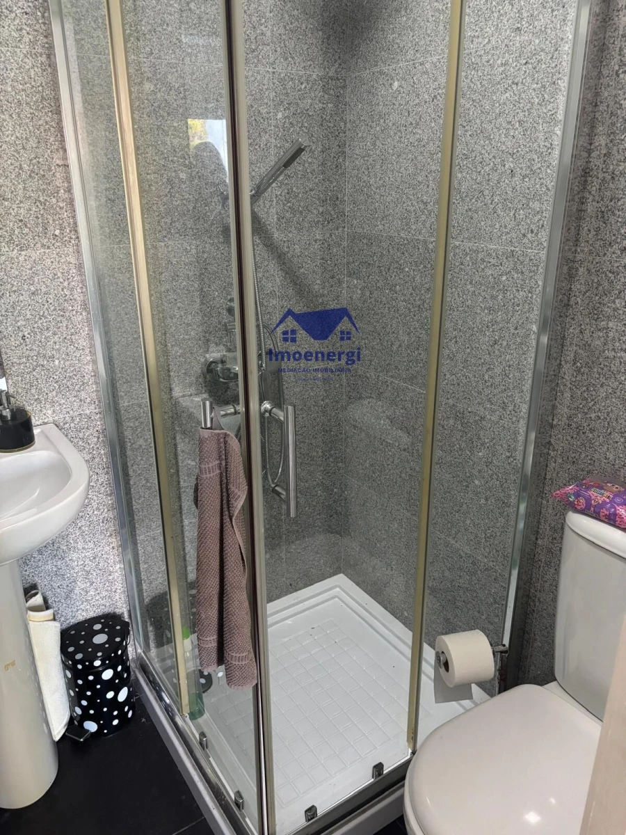 Moradia T3 para Venda em Arvore Foto 11