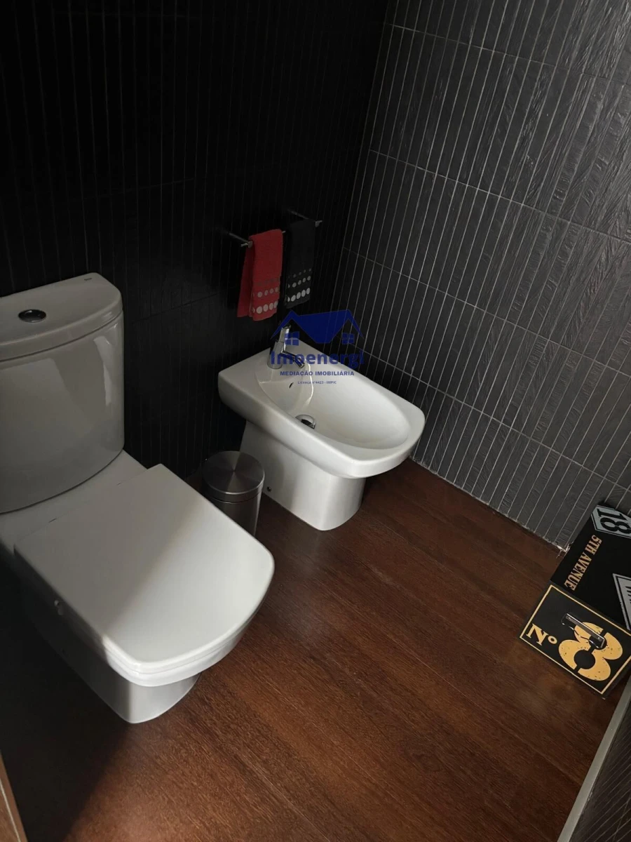 Moradia T3 para Venda em Arvore Foto 32