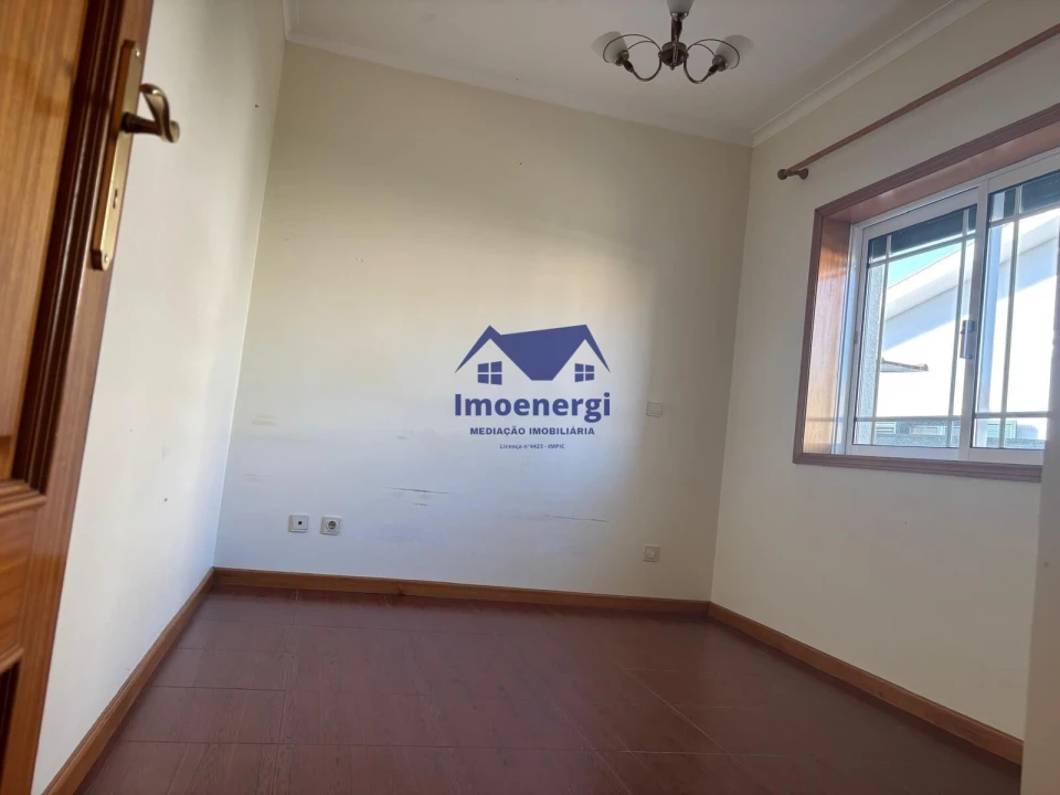 Moradia T3 para Venda em Guilhabreu Foto 11