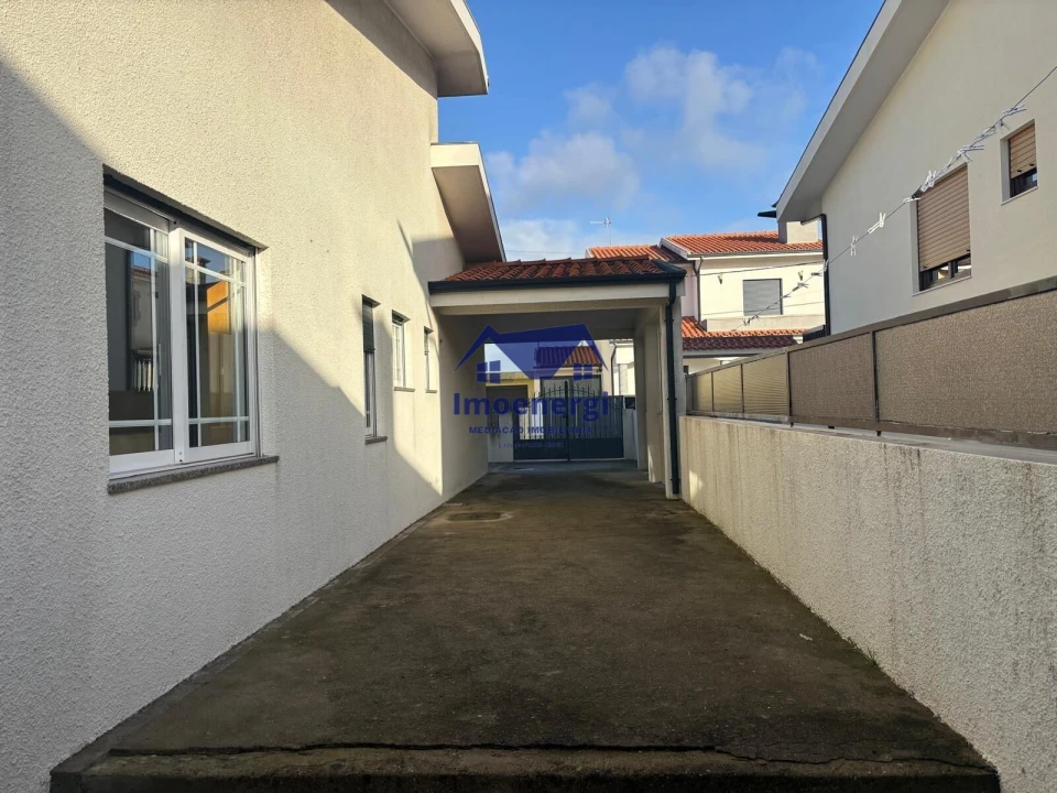 Moradia T3 para Venda em Guilhabreu Foto 25