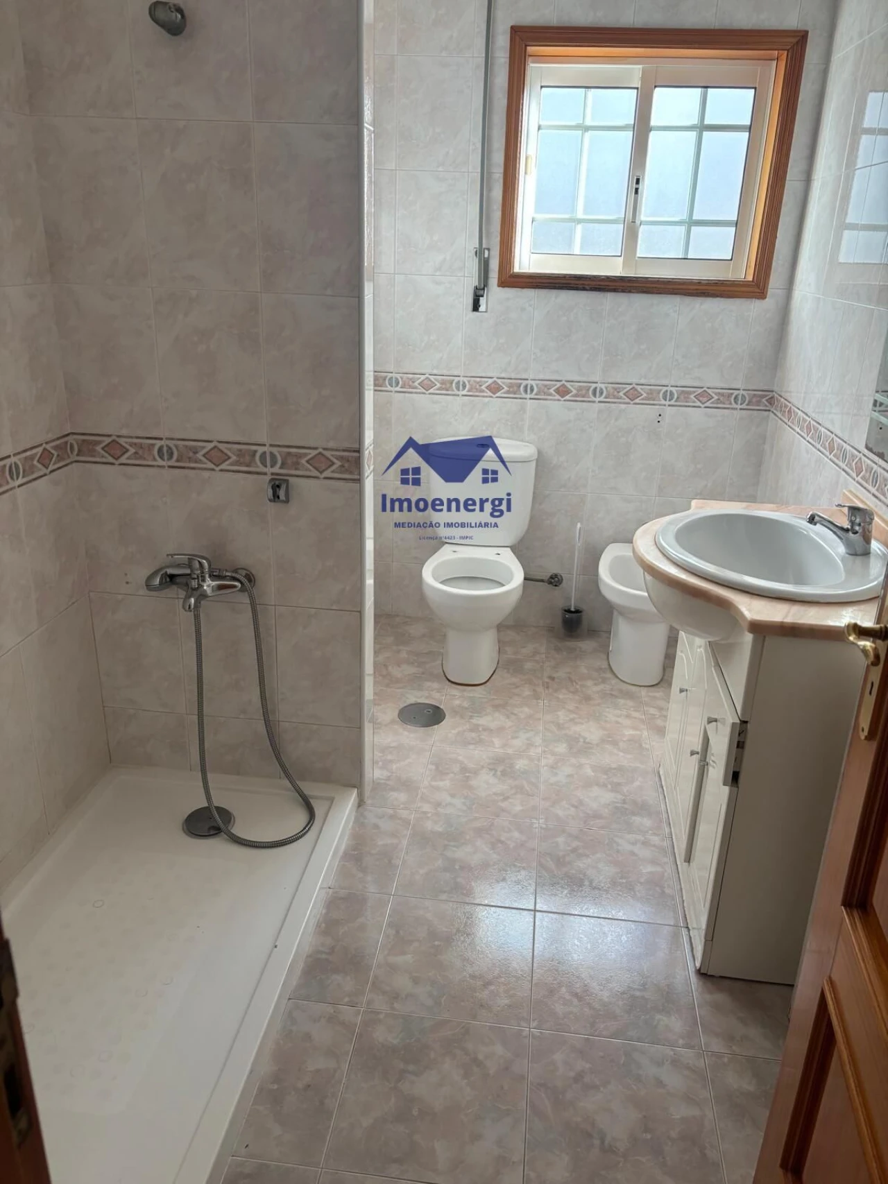 Moradia T3 para Venda em Guilhabreu Foto 6