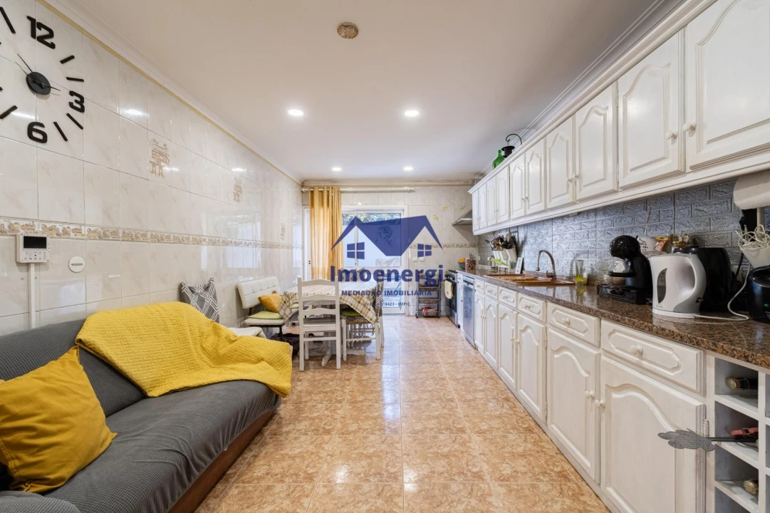 Moradia T4 para Venda em Fornelo e Vairão Foto 13