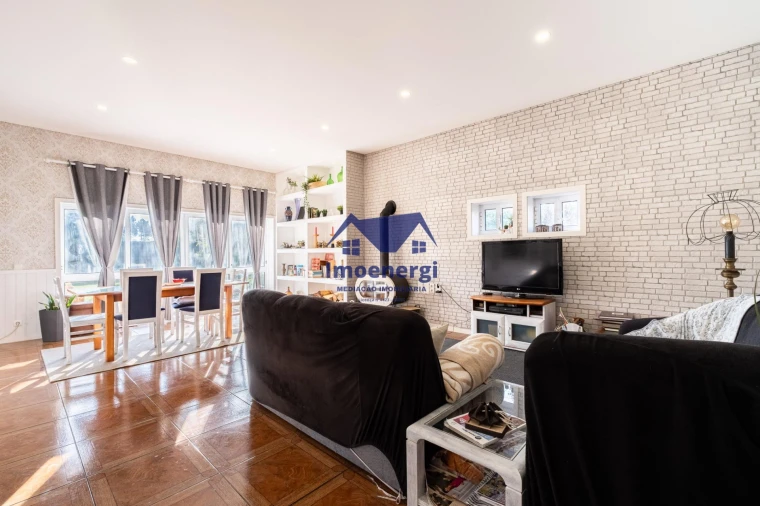 Moradia T4 para Venda em Fornelo e Vairão Foto 1