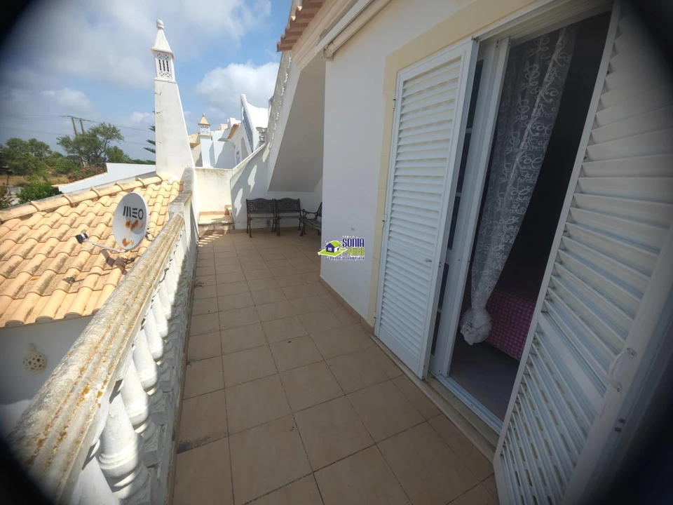 Moradia T3 para Venda em Armação de Pera Foto 38