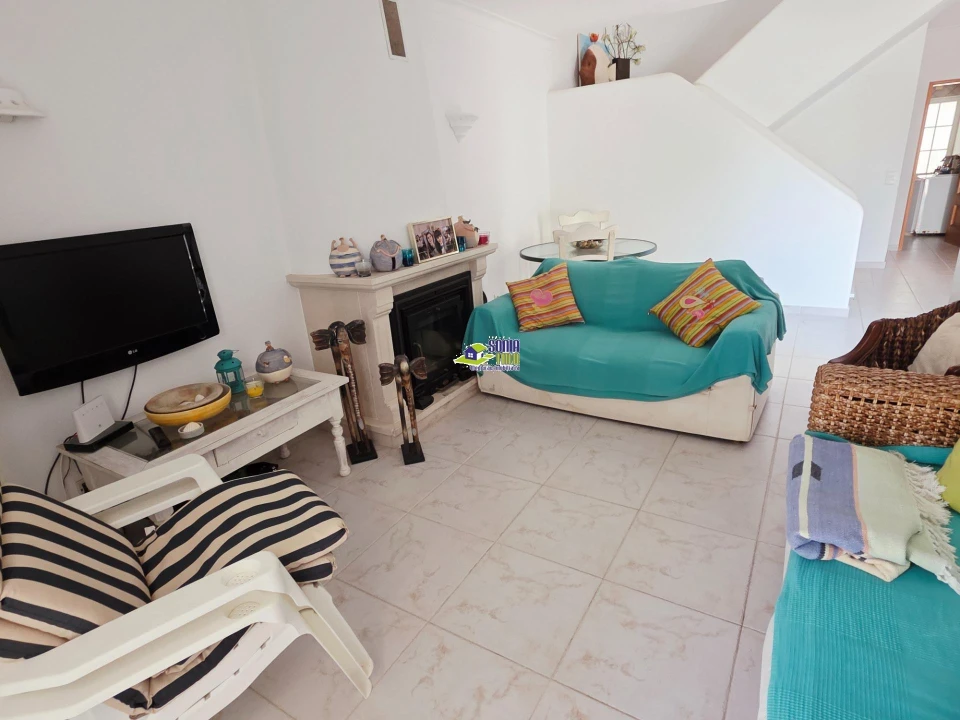 Moradia T3 para Venda em Armação de Pera Foto 9