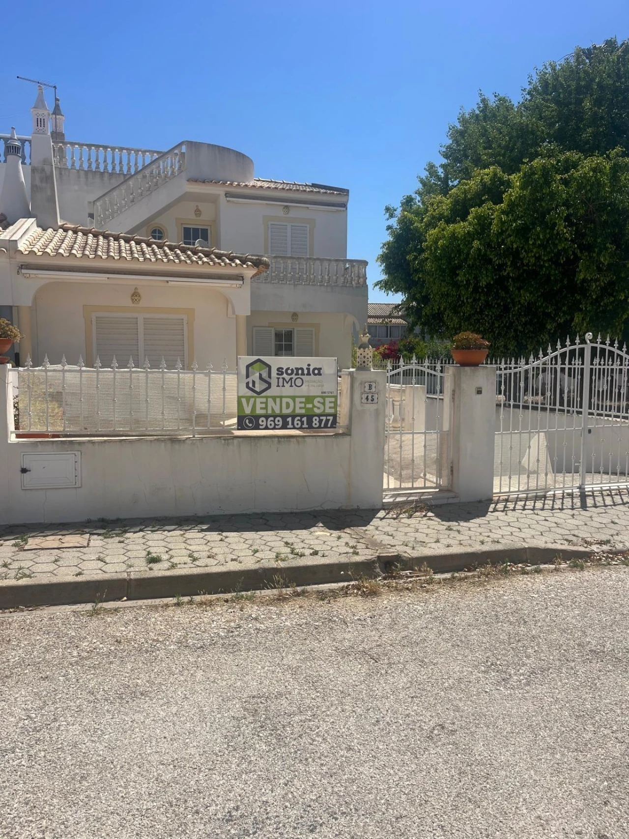 Moradia T3 para Venda em Armação de Pera Foto 2