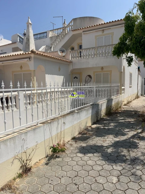Moradia T3 para Venda em Armação de Pera