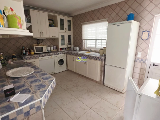 Moradia T3 para Venda em Armação de Pera Foto 17