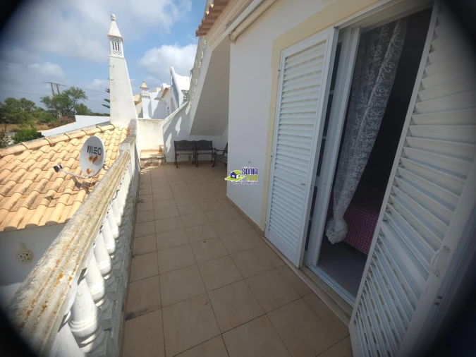 Moradia T3 para Venda em Armação de Pera Foto 38