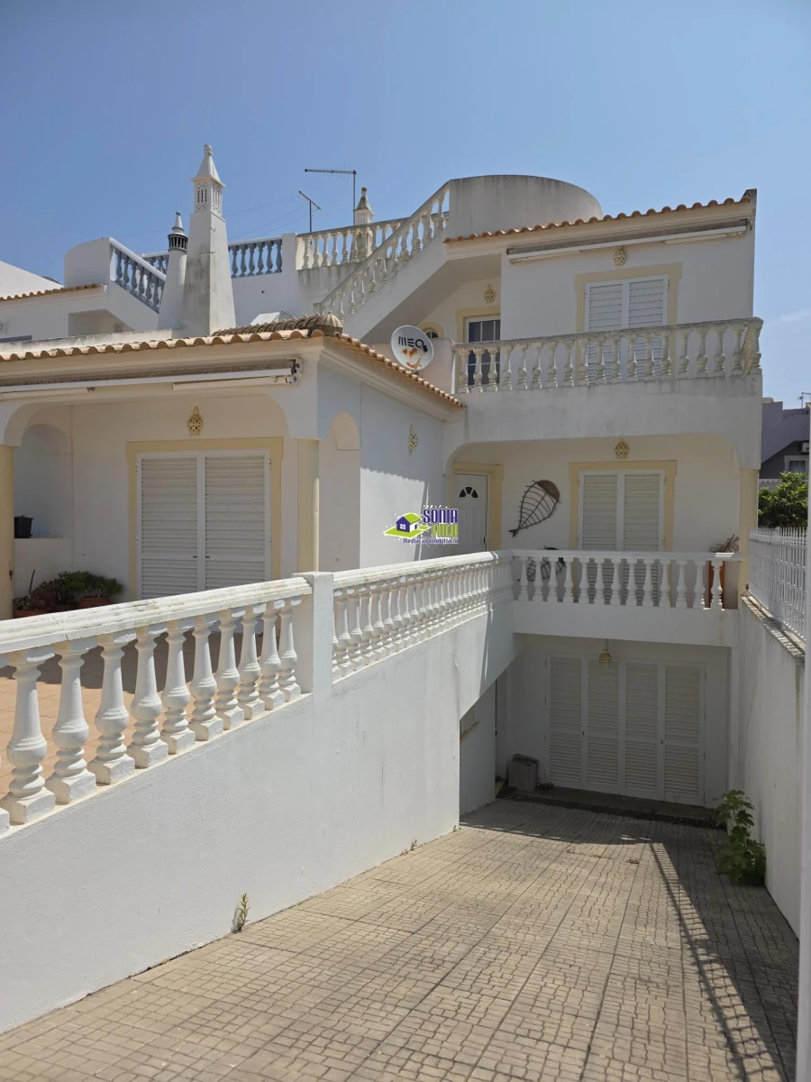 Moradia T3 para Venda em Armação de Pera Foto 7