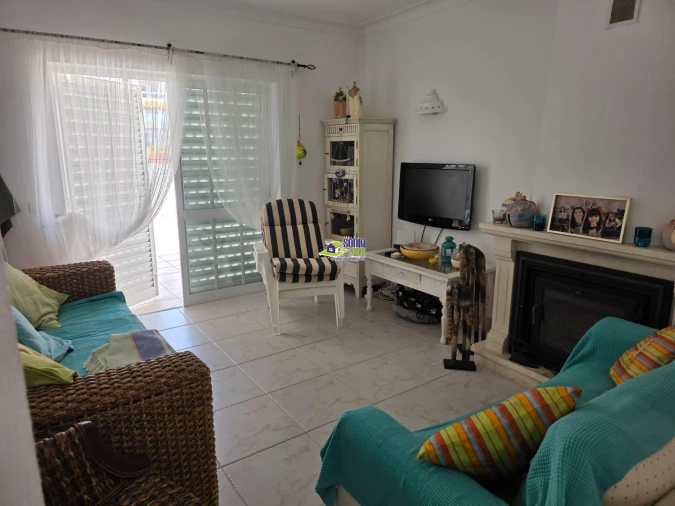 Moradia T3 para Venda em Armação de Pera Foto 8