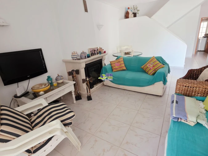 Moradia T3 para Venda em Armação de Pera Foto 11