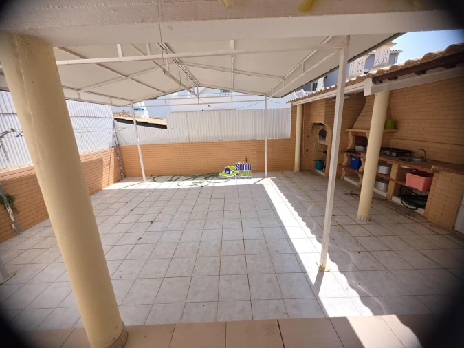 Moradia T3 para Venda em Armação de Pera Foto 24