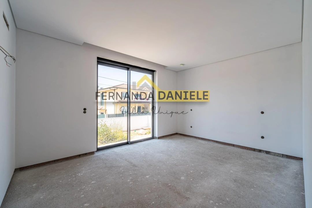 Moradia T4 para Venda em Santa Maria da Feira, Travanca, Sanfins e Espargo Foto 11