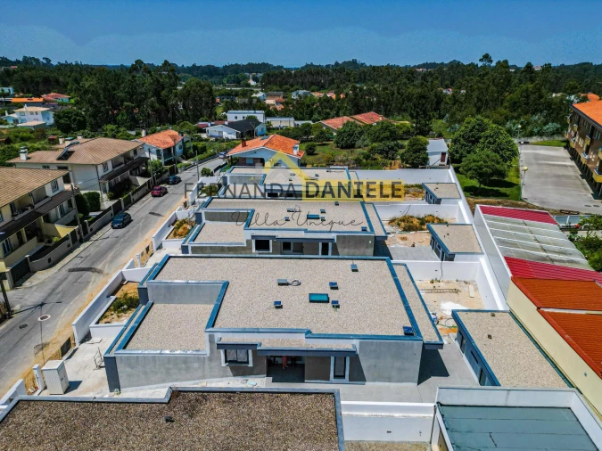 Moradia T4 para Venda em Santa Maria da Feira, Travanca, Sanfins e Espargo Foto 2