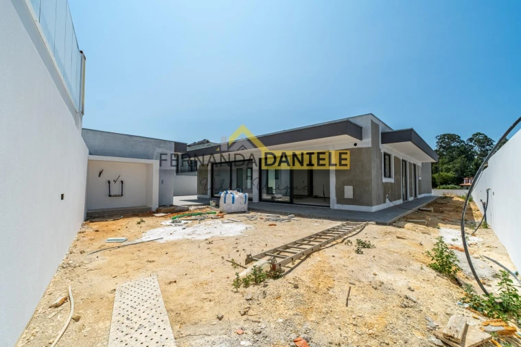 Moradia T4 para Venda em Santa Maria da Feira, Travanca, Sanfins e Espargo Foto 28