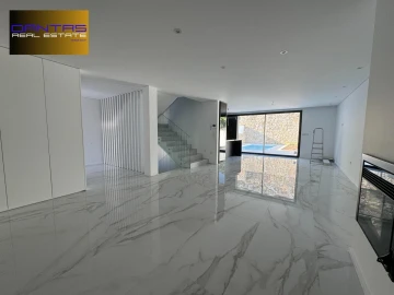 Moradia T3 para Venda em Este (São Pedro e São Mamede)