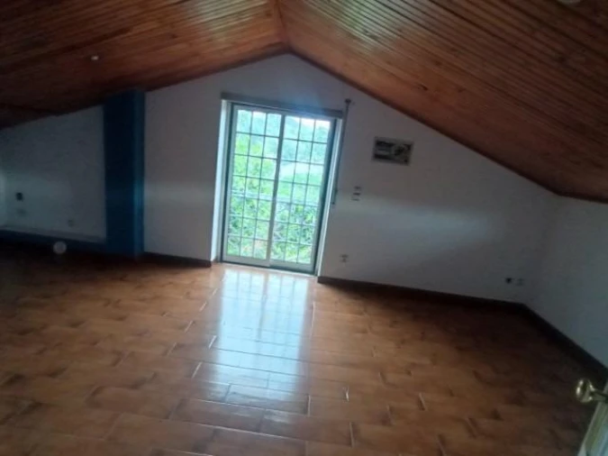 Moradia T3 para Venda em Além da Ribeira e Pedreira Foto 8